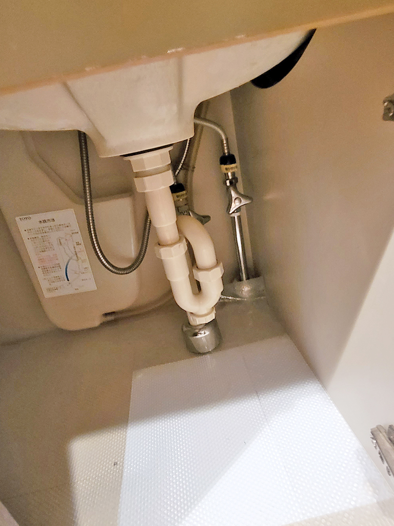 相次ぐ漏水被害を根本解決。天井裏を通る給湯管の一斉交換を実施。