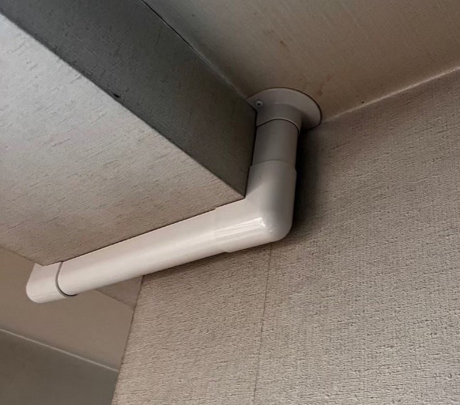 【マンションリフォーム】配管更新工事の「露出」と「隠蔽」を徹底比較！見た目を損なわない工法とは？